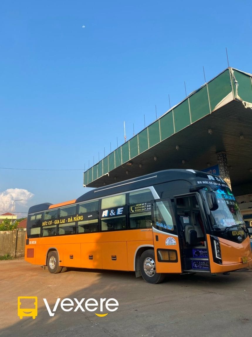 Xe Limousine 24 phòng của A&amp;E Travel