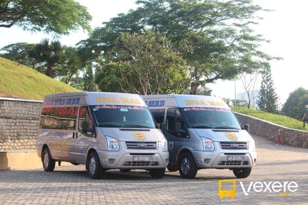 Xe limousine đón khách tận nhà