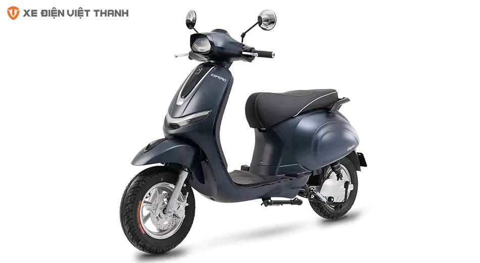 Xe máy điện Espero Enigma màu ghi mờ với thiết kế trẻ trung và đường cong mềm mại
