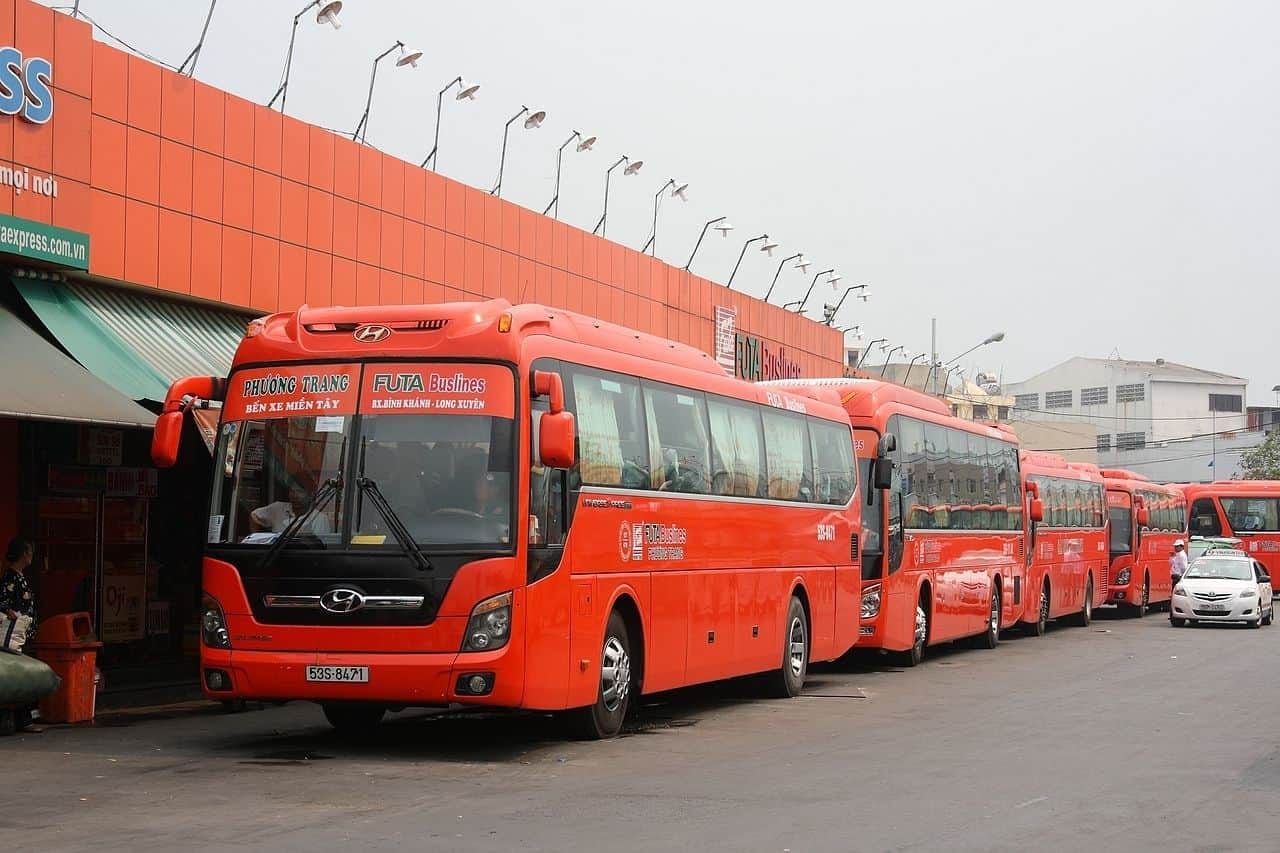 Xe Phương Trang Bến Xe Miền Tây hiện đại