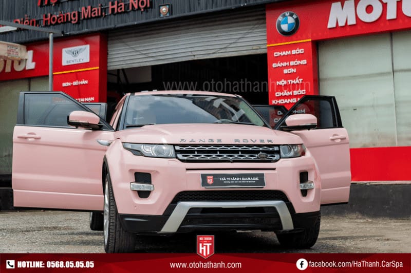 Xe Range Rover với lớp sơn đổi màu hồng pastel độc đáo