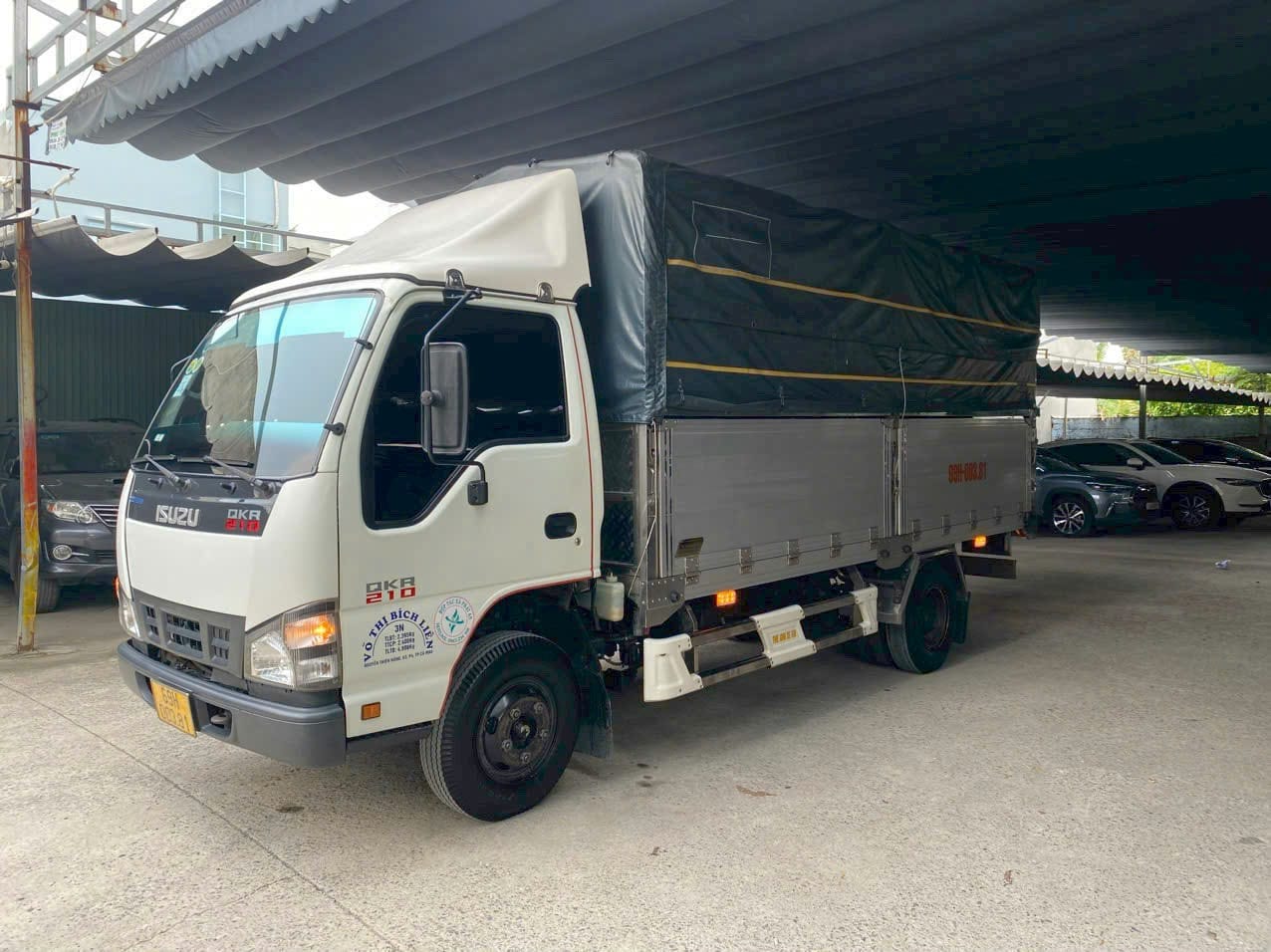 Xe tải Isuzu 1.9 tấn cũ, bền bỉ và hiệu quả cho nhiều loại hình vận tải