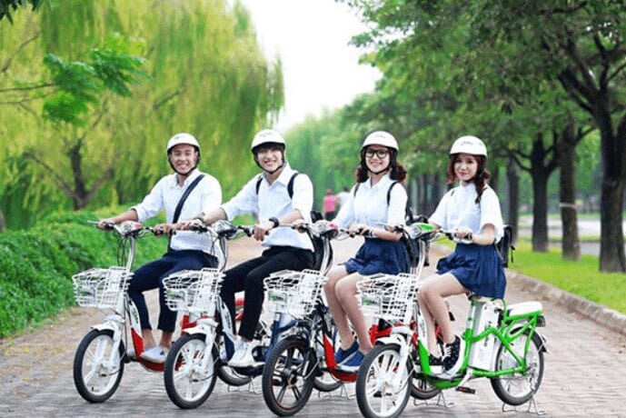 Xử lý tình huống kịp thời là kinh nghiệm chạy xe đạp điện an toàn