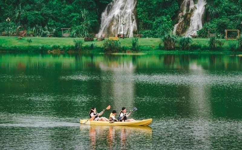Di chuyển bằng xe buýt Nho Quan mang lại trải nghiệm thoải mái và tiết kiệm chi phí