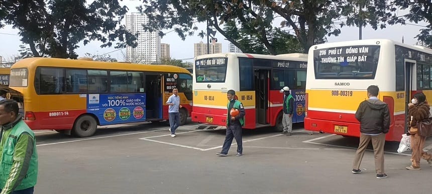 Tuyến 206 là lựa chọn của nhiều hành khách