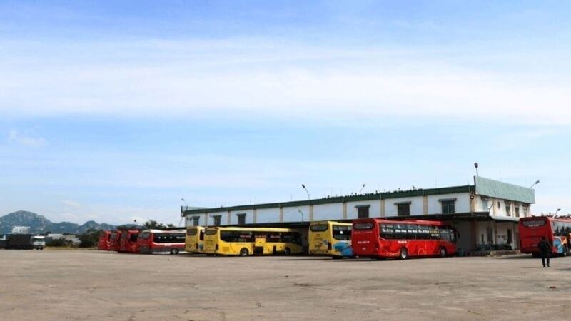 Bến xe tại Cai Lậy là nút giao thông quan trọng của khu vực miền Tây