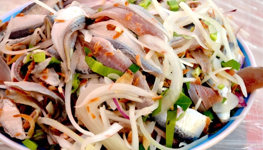 Làng chài Hàm Ninh bình dị