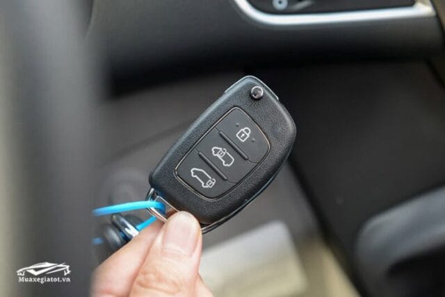 Nội thất Hyundai Solati 2022 với các tiện ích cơ bản và ghế ngồi thoải mái