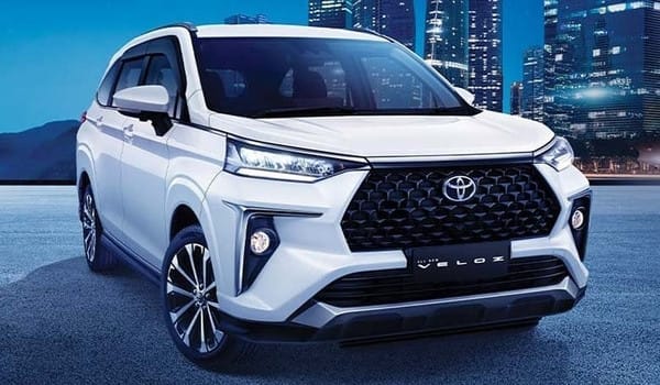 Thiết kế đầu xe Toyota Veloz Cross CVT mạnh mẽ với lưới tản nhiệt lớn