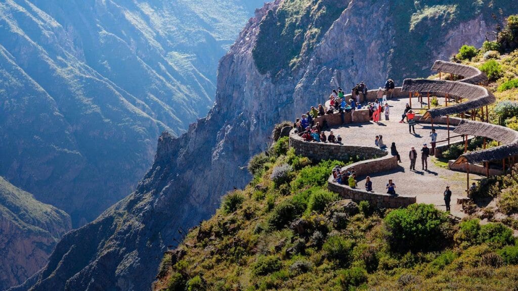 Trekking mạo hiểm tại vực núi Colca ở Peru